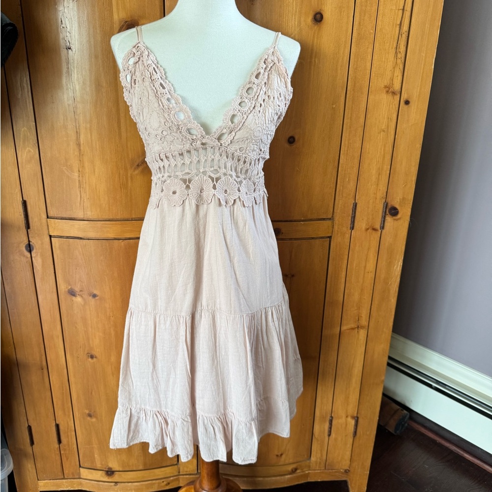 Elegant light pink cotton dress, NWT.